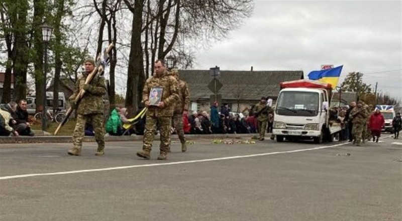 У громаді на Чернігівщині попрощалися із захисником, який загинув на фронті