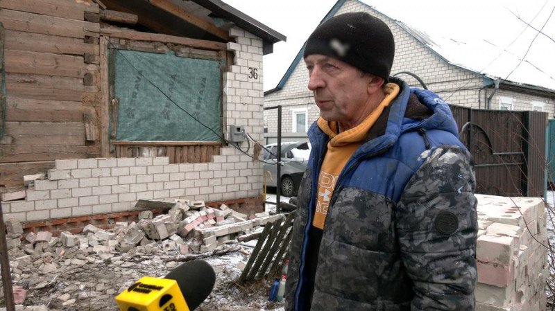 "Летів низько, зачепився за дерево і здетонував": як ліквідовують наслідки вибуху "шахеда" у Корюківці на Чернігівщині