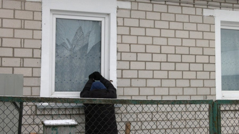 "Летів низько, зачепився за дерево і здетонував": як ліквідовують наслідки вибуху "шахеда" у Корюківці на Чернігівщині