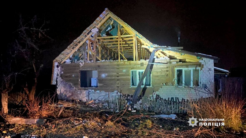 "Летів низько, зачепився за дерево і здетонував": як ліквідовують наслідки вибуху "шахеда" у Корюківці на Чернігівщині