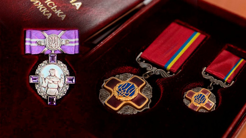 Близько 40 дідухів зі збіжжя виробили на Чернігівщині: історія жінки, яку цьому навчив батько, а його — дідусь