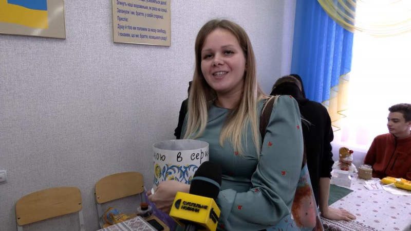 У Новгороді-Сіверському на шкільному ярмарку зібрали 24 тисячі гривень для військових