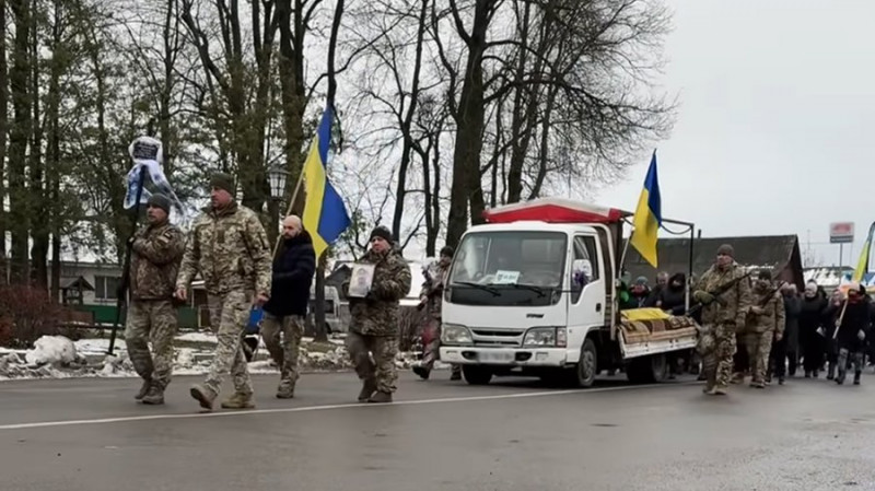 У двох громадах на Чернігівщині попрощалися із загиблими бійцями Олександром Карпухном та Миколою Манойленком