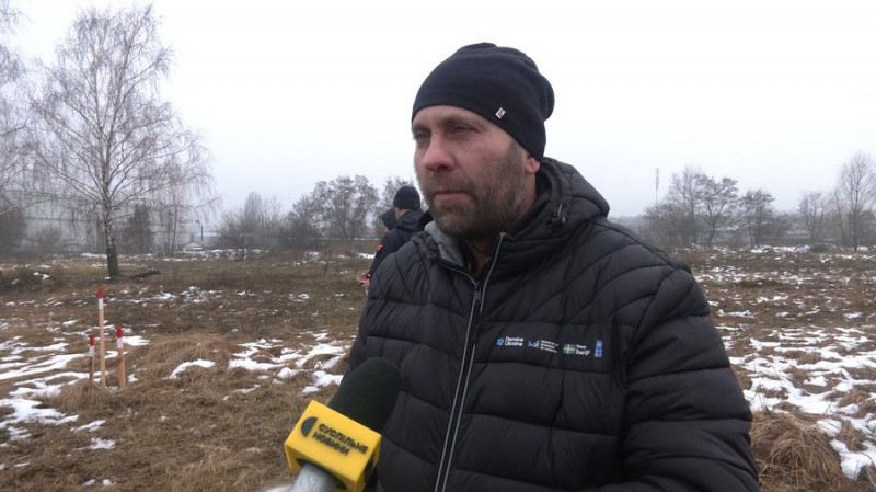 Вивчають характеристики машин та вчаться керувати: у Чернігові провели курс з механізованого розмінування для ветеранів