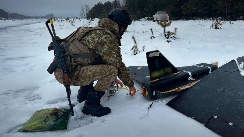 В небі над Чернігівщиною прикордонники збили два дрони-камікадзе