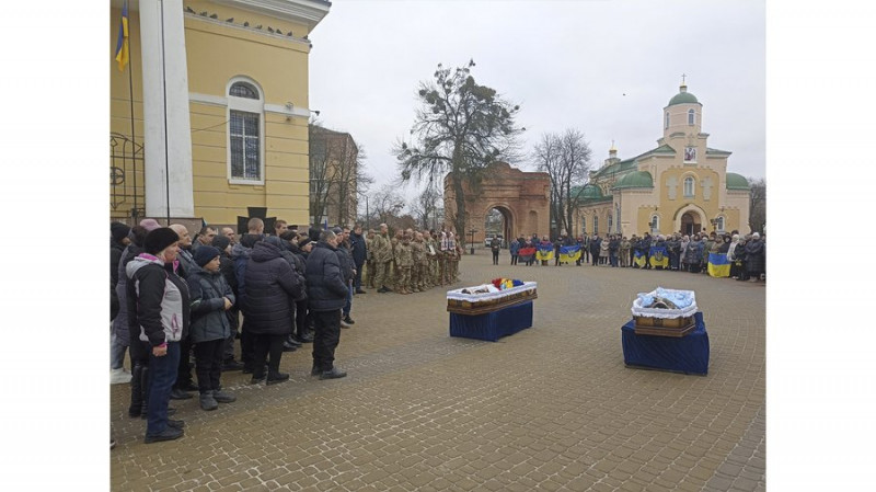 На Чернігівщині попрощалися з двома солдатами — Олександром Джемуратовим та Андрієм Александровим