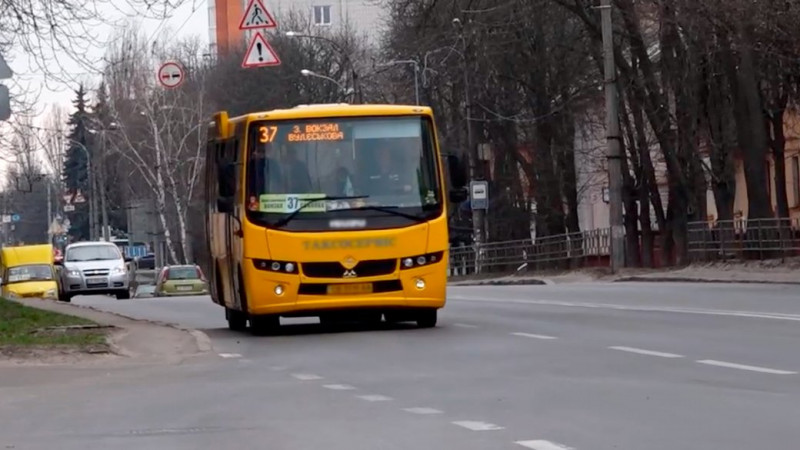 Чернігів заборгував перевізникам понад 7 мільйонів гривень за пільгові перевезення