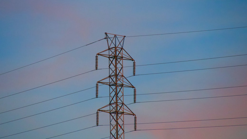 Графік погодинних відключень електроенергії на Чернігівщині: які черги планують вимикати 14 грудня