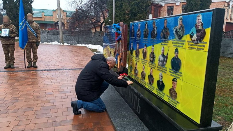 У Ніжині попрощалися із загиблим бійцем Михайлом Максименком