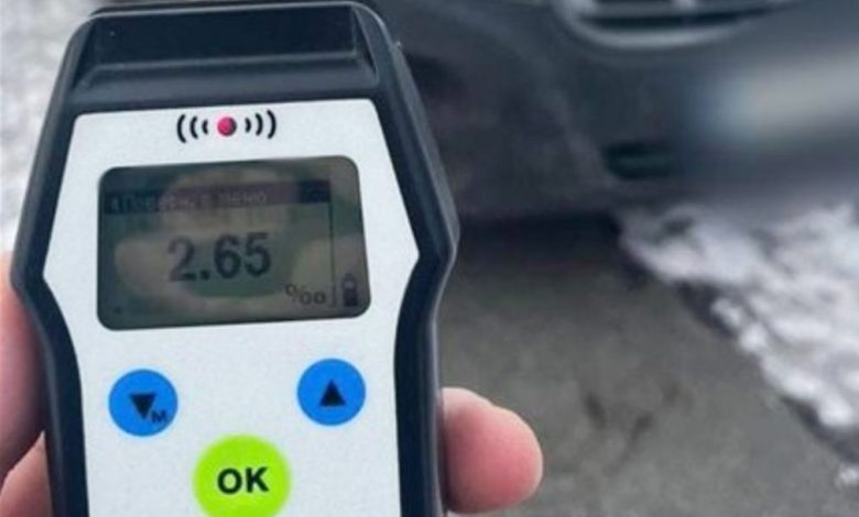 Алкоголь у 13 разів перевищував норму: на Чернігівщині зупинили нетверезу водійку мікроавтобуса