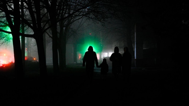 Графік погодинних відключень електроенергії на Чернігівщині: які черги планують вимикати 13 грудня