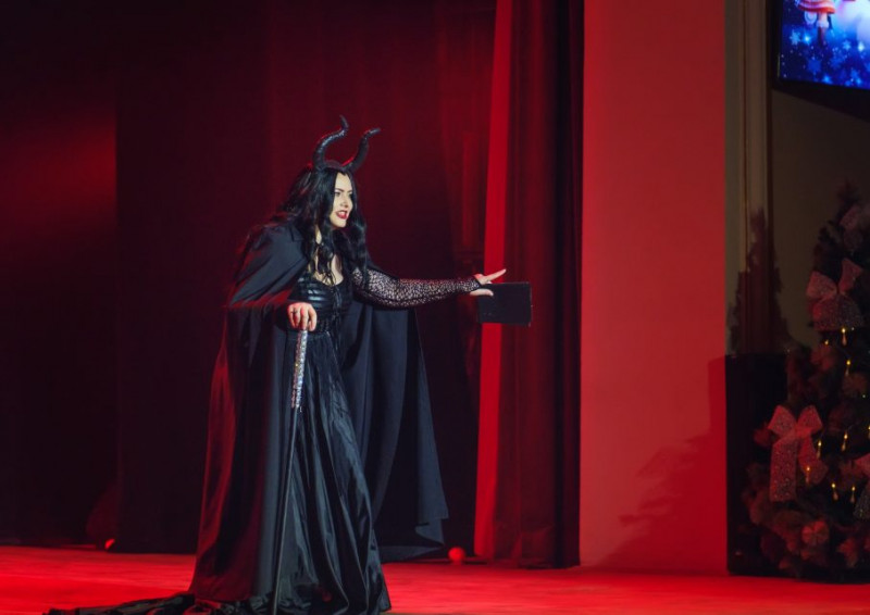 Чаклунка, міфічні істоти та подорож загадковими куточками України: казкова прем’єра в чернігівській філармонії (Фото)