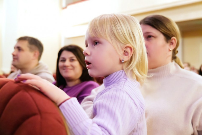 Чаклунка, міфічні істоти та подорож загадковими куточками України: казкова прем’єра в чернігівській філармонії (Фото)