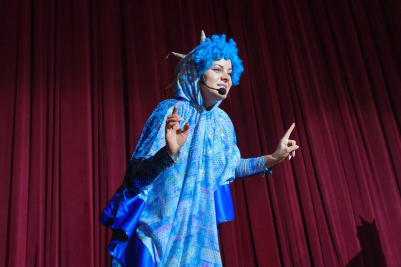 Чаклунка, міфічні істоти та подорож загадковими куточками України: казкова прем’єра в чернігівській філармонії (Фото)