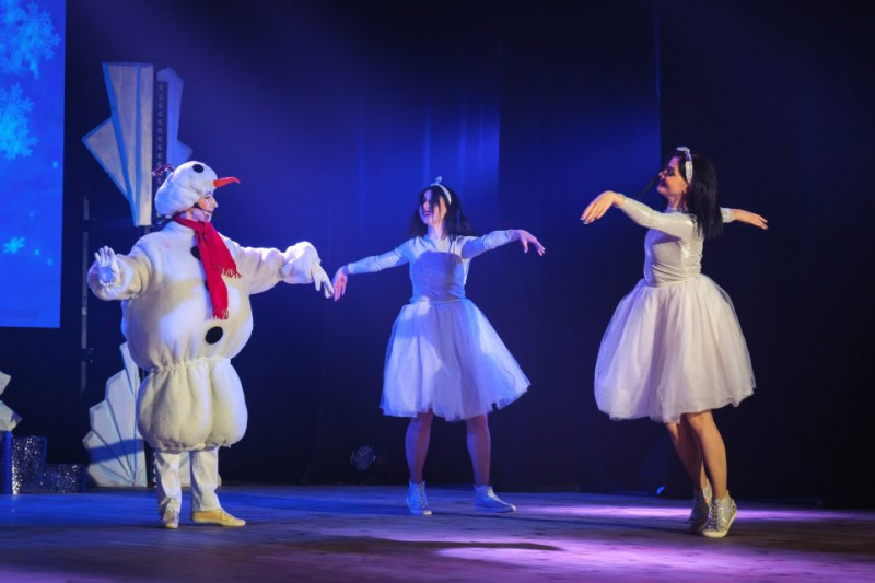 Чаклунка, міфічні істоти та подорож загадковими куточками України: казкова прем’єра в чернігівській філармонії (Фото)