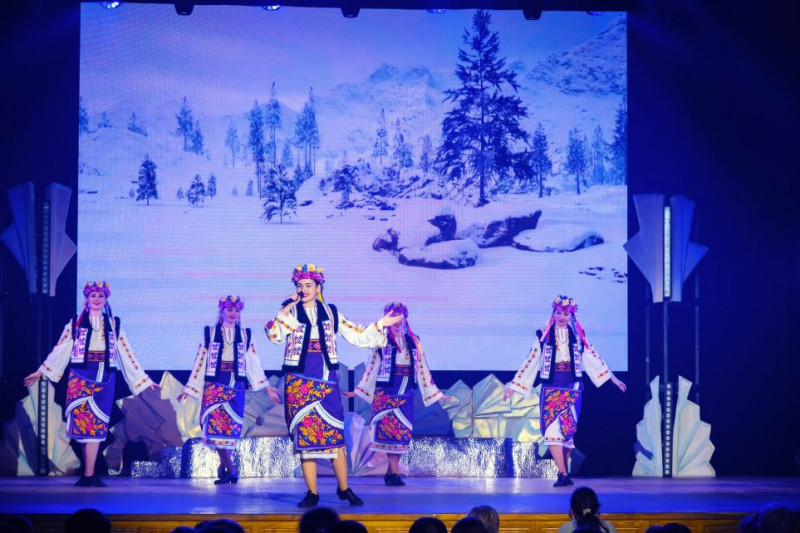 Чаклунка, міфічні істоти та подорож загадковими куточками України: казкова прем’єра в чернігівській філармонії (Фото)