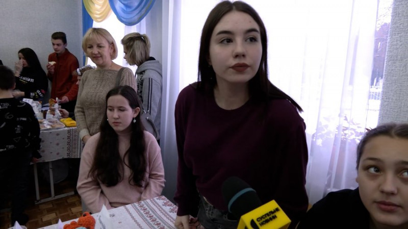 У Новгороді-Сіверському на шкільному ярмарку зібрали 24 тисячі гривень для військових