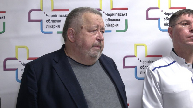Зупинили серце на 67 хвилин: у Чернігівській обласній лікарні вперше провели операцію на відкритому серці