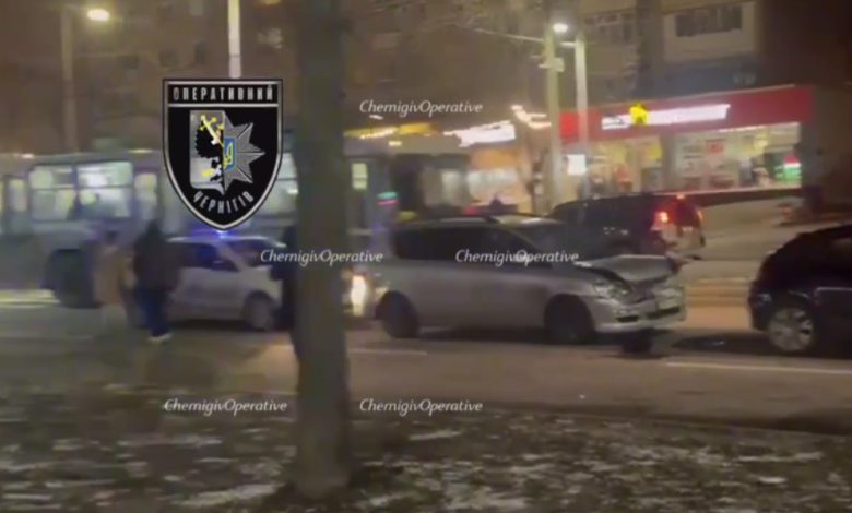 На проспекті у Чернігові сталася ДТП (Фотофакт)