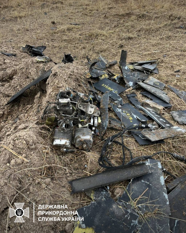 Прикордонники показали знищений над Чернігівщиною безпілотник (Фото)