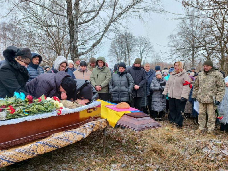 У громаді на Чернігівщині попрощалися із молодим воїном