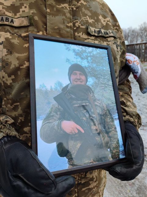 У громаді на Чернігівщині попрощалися із молодим воїном