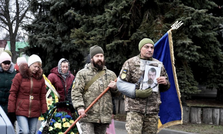 У Коропі провели в останню путь захисника України Ярослава Гейця