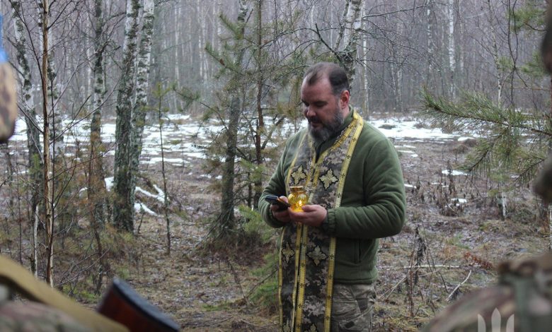 Вогонь миру засяяв на позиціях захисників Чернігівщини (Фото)