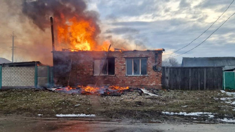 "Треба виїжджати заради дітей": жителі Семенівки після обстрілу РФ переїжджають у модульні будинки у Чернігові