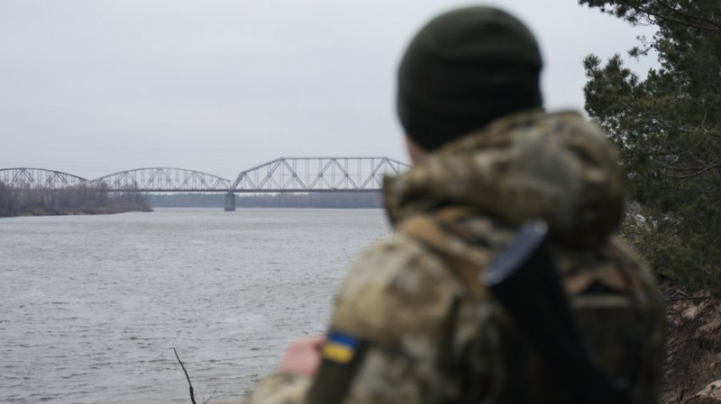 Через Дніпро вплав до Білорусі: як на Чернігівщині чоловіки призовного віку намагаються втекти з України