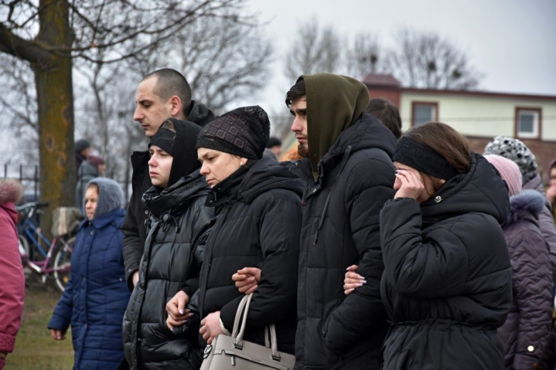 Чернігівщина попрощалася з воїном, який загинув на Луганщині 