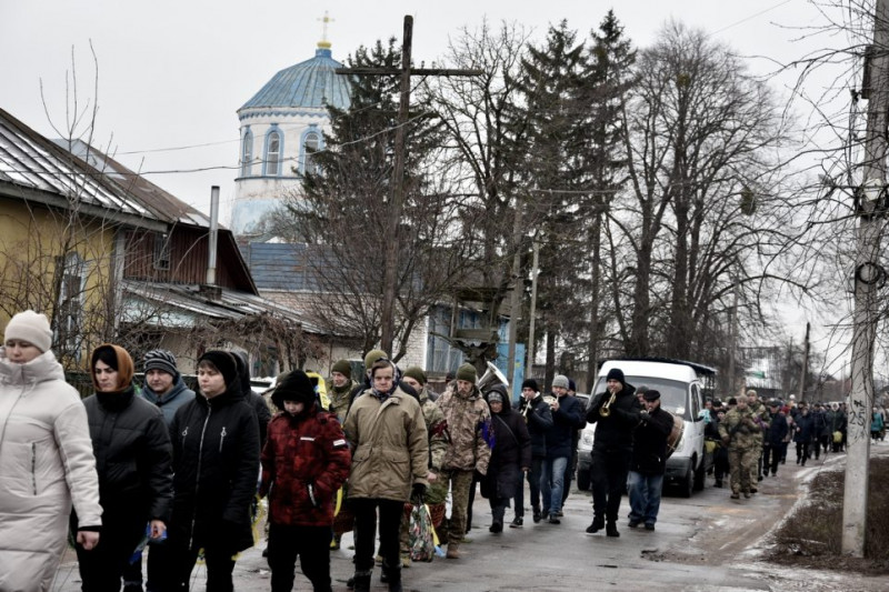 Чернігівщина попрощалася з воїном, який загинув на Луганщині 