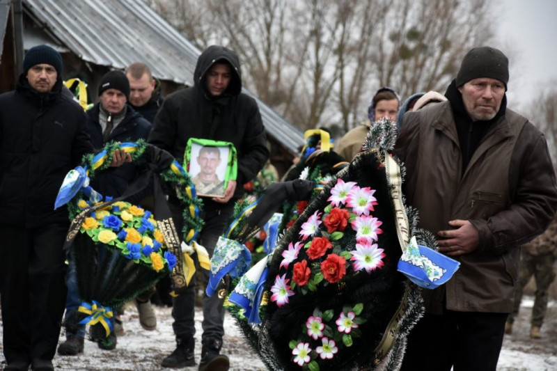 Чернігівщина попрощалася з воїном, який загинув на Луганщині 