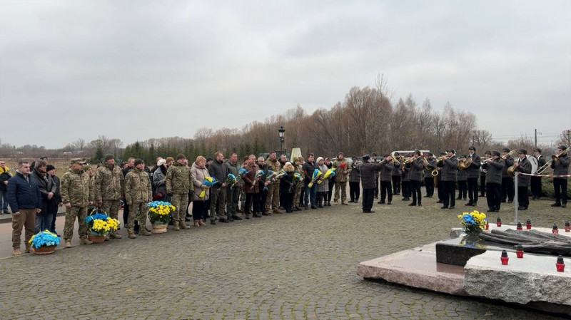 107 річниця бою: на Чернігівщині вшанували пам'ять Героїв Крут