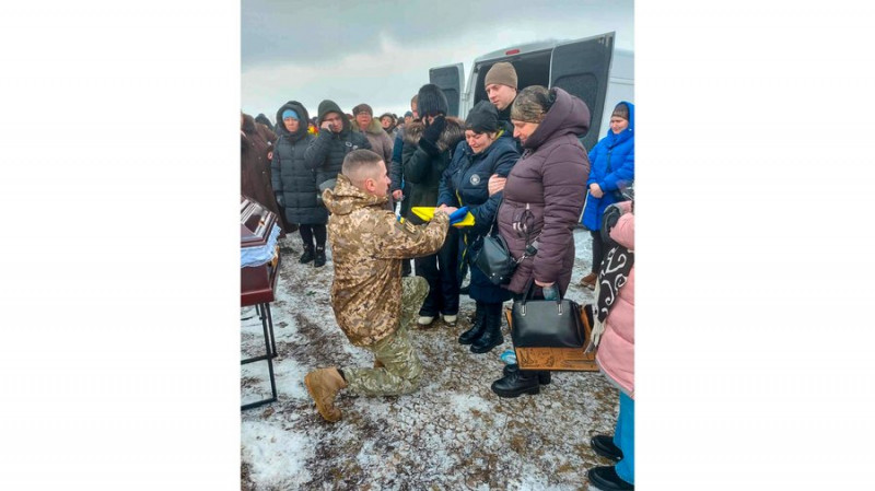 На Чернігівщині попрощалися з військовим ЗСУ Олександром Александровим