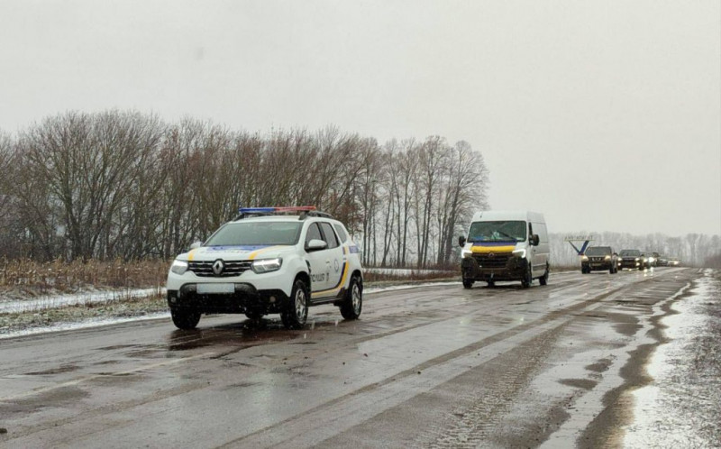 Майже місяць лікарі боролися за життя: на Чернігівщині попрощалися з воїном