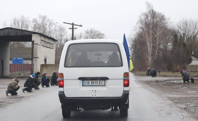 На Чернігівщині попрощалися із розвідником, який загинув на Курщині