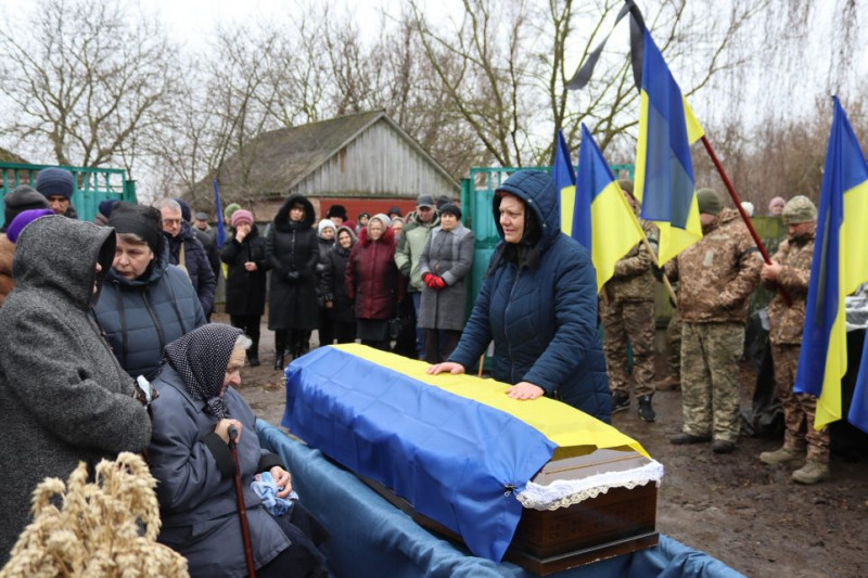 На Чернігівщині попрощалися із розвідником, який загинув на Курщині