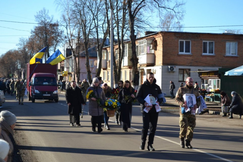 На Чернігівщині попрощалися із захисником, який майже рік вважався зниклим безвісти