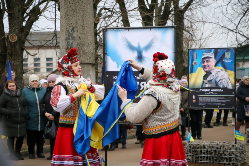 Пам’яті 62-х Героїв: у Корюківці відкрили Алею Героїв