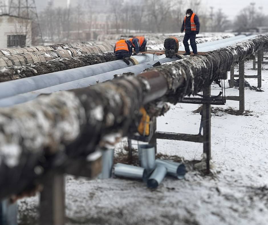 У Чернігові тривають роботи з відновлення теплоізоляції мереж: нова ділянка, сучасні стандарти