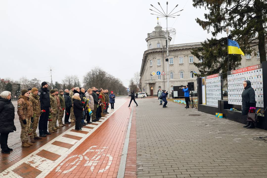 У Чернігові в День Соборності вшанували пам'ять полеглих захисників України