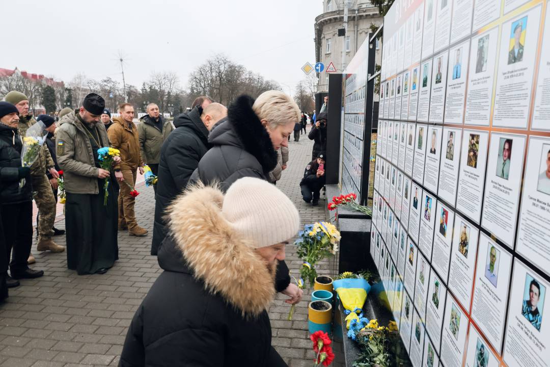 У Чернігові в День Соборності вшанували пам'ять полеглих захисників України