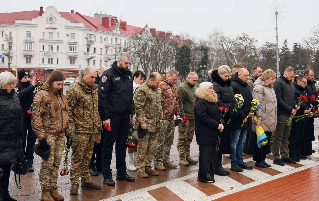 У Чернігові в День Соборності вшанували пам'ять полеглих захисників України