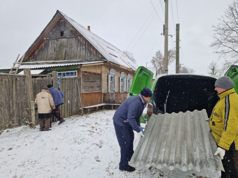 Вибиті вікна та понівечені дахи: наслідки влучання КАБів по Семеніці (Фото)