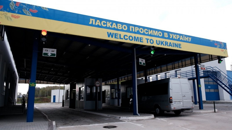 Конфіскувати авто або сплатити штраф: Чернігівська митниця подала до суду на інструктора з тактичної медицини