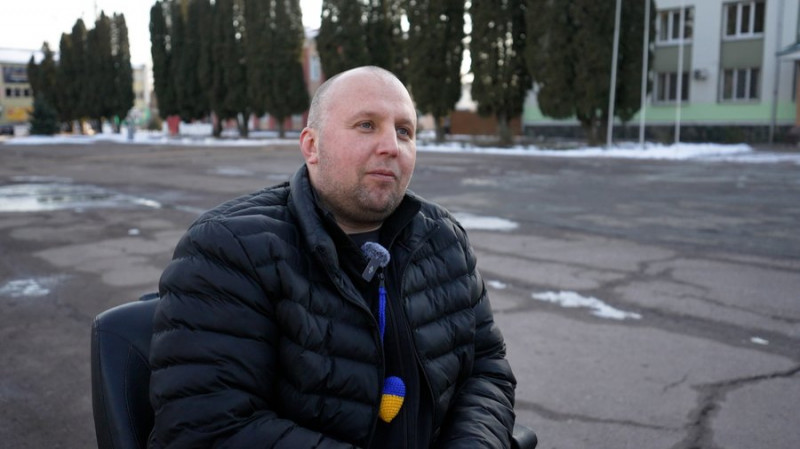 Ветерану російсько-української війни Вадиму Медвідю з Чернігівщини бельгійські волонтери подарували електроскутер