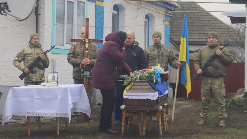 На Чернігівщині попрощалися з загиблими бійцями: Ігорем Гришком, Владиславом Прихідьком та Романом Охріменком