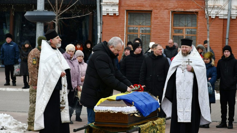 На Чернігівщині поховали Сергія Мержія, Віктора Ткаліча та Олександра Бакумовича, якого опізнали за ДНК-експертизою