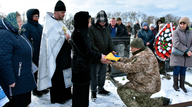 На Чернігівщині поховали Сергія Мержія, Віктора Ткаліча та Олександра Бакумовича, якого опізнали за ДНК-експертизою